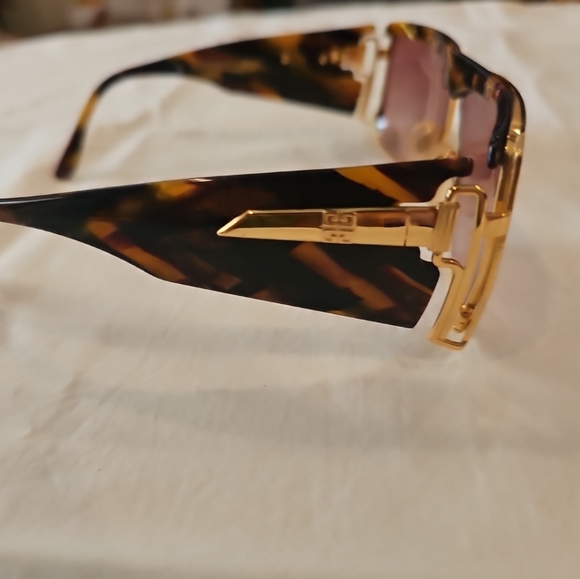 Vintage Givenchy Sunglasses - Picture 5 of 8